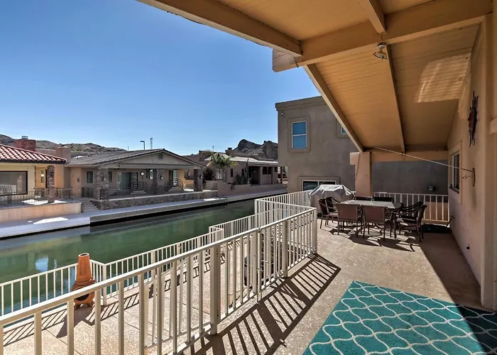 Canalfront Family W/ Private 50-foot Dock! Holiday home *