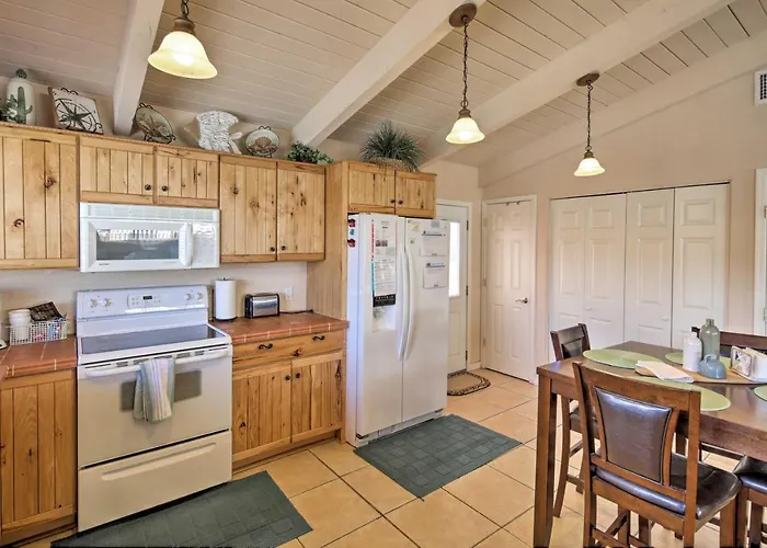 Canalfront Family W/ Private 50-foot Dock! Holiday home