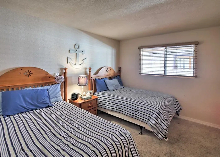 Canalfront Family W/ Private 50-foot Dock!