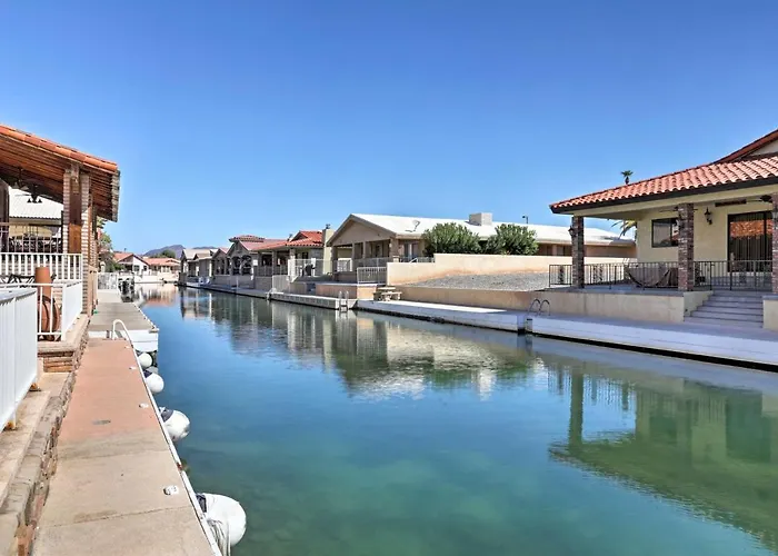 Canalfront Family W/ Private 50-foot Dock! Holiday home