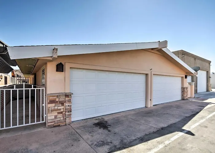 Canalfront Family W/ Private 50-foot Dock! Holiday home *